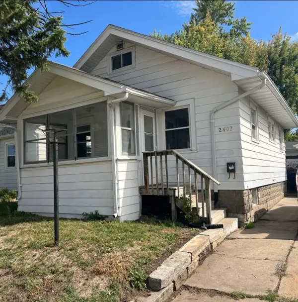 2407 C Ave NE NE, Cedar Rapids, IA 52402