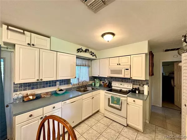 1792 N Cherry TER, Crystal River, FL 34429