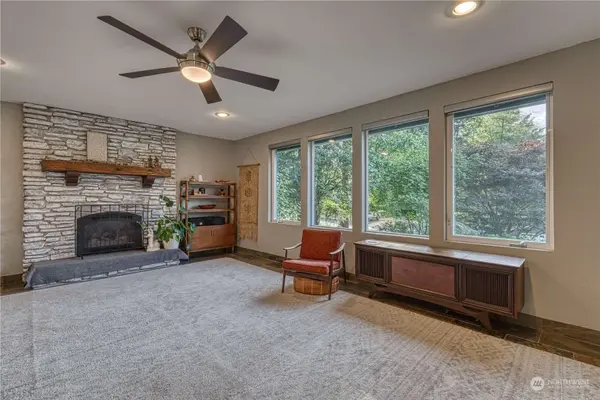 7406 Varsity LN NE, Bremerton, WA 98311