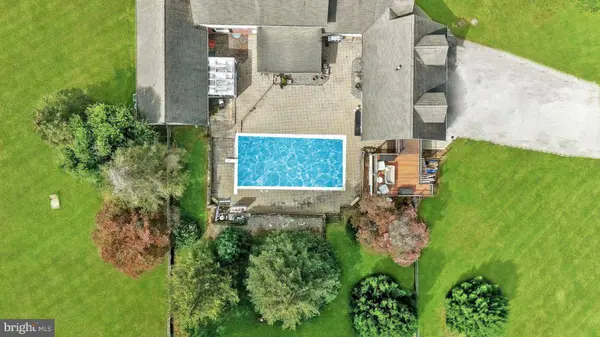 424 ABBOTTSTOWN PIKE, Abbottstown, PA 17301