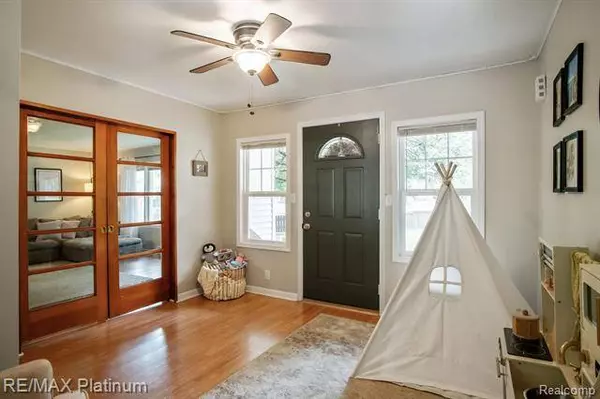 530 ROSELANE Court, Howell, MI 48843