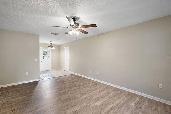 612 CRICKET HOLLOW LN, Eustis, FL 32726