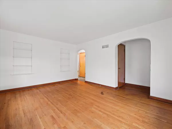 4921 N 24th Pl, Milwaukee, WI 53209