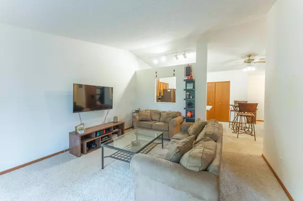 2254 Pinehurst LN, Stillwater, MN 55082