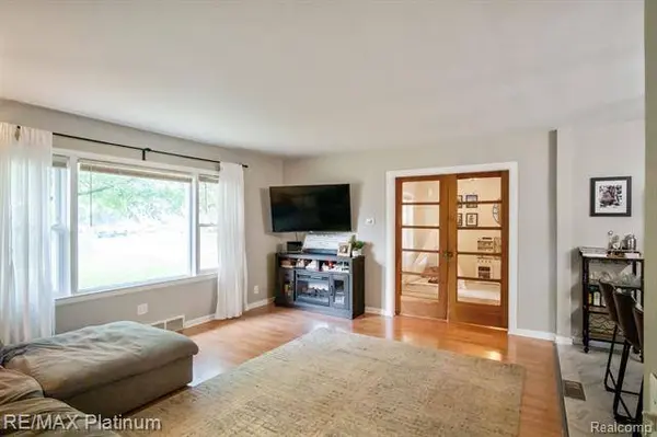 530 ROSELANE Court, Howell, MI 48843