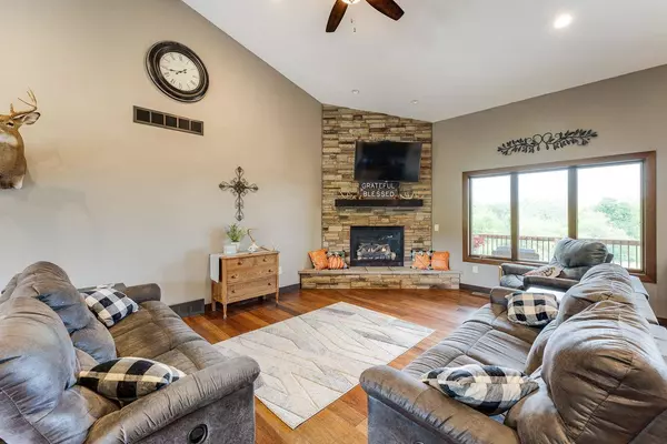 W10992 Petra Road, Portage, WI 53901