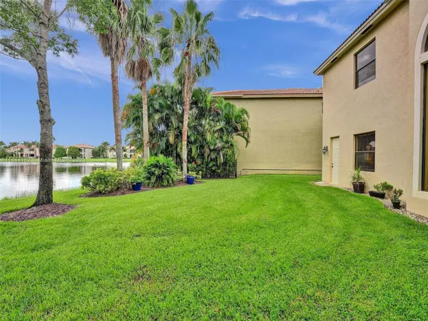 8703 Club Estates Way, Lake Worth, FL 33467