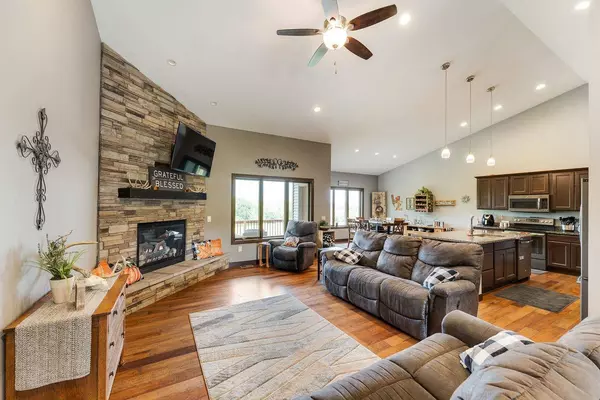 W10992 Petra Road, Portage, WI 53901