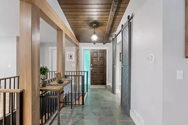 39 Evergreen RD, Dellwood, MN 55110