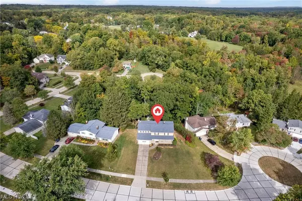 5852 North OVAL, Solon, OH 44139