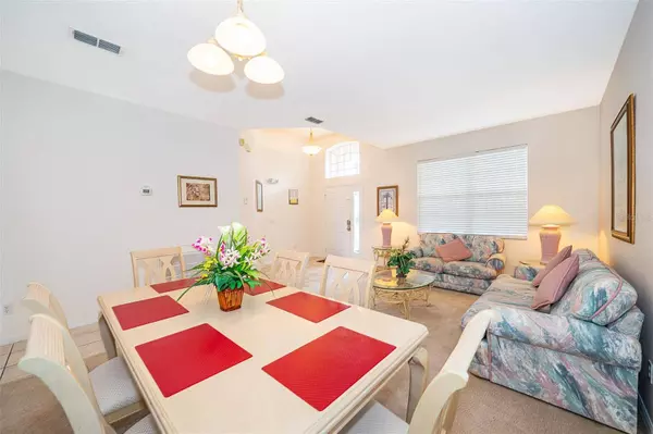 447 HIGHER COMBE DR, Davenport, FL 33897