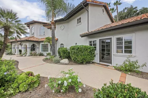 2444 Flametree RD, Vista, CA 92084