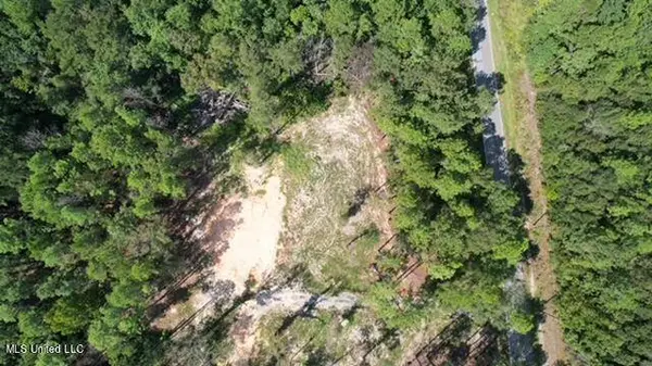 150 Amber Lane Lane, Lucedale, MS 39452