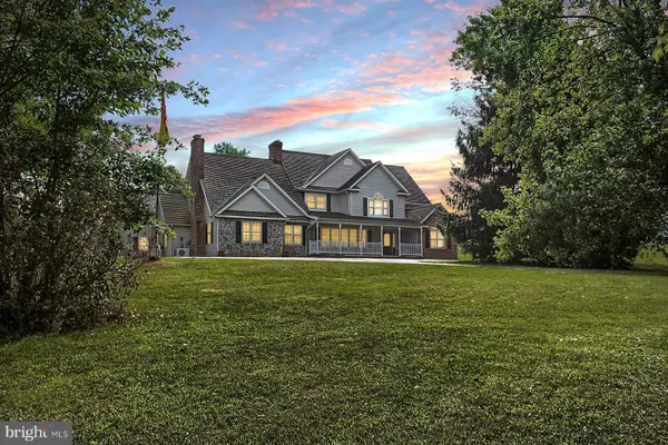 424 ABBOTTSTOWN PIKE, Abbottstown, PA 17301