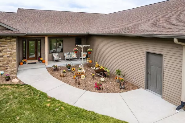 W10992 Petra Road, Portage, WI 53901