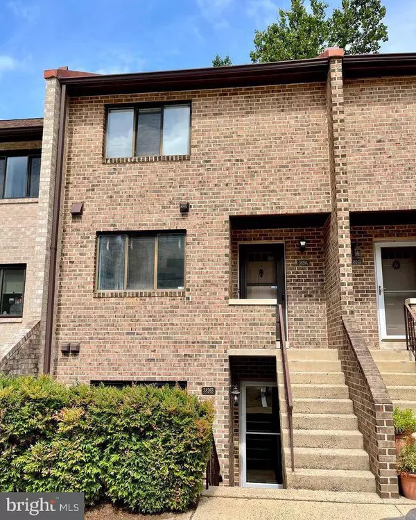 3826-B STEPPES CT, Falls Church, VA 22041