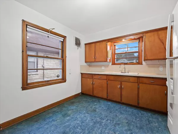 4921 N 24th Pl, Milwaukee, WI 53209