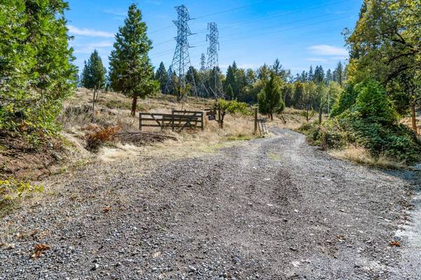 2700 Dancing Oaks Rd, Camino, CA 95709