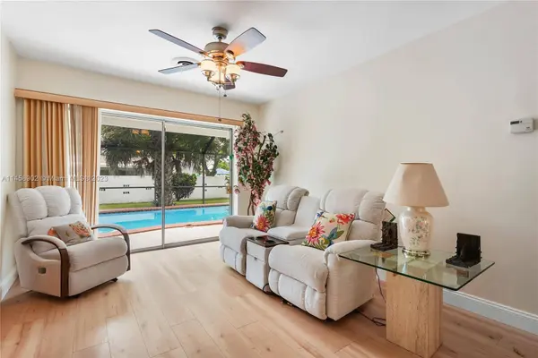 262 SW 52nd Ter, Plantation, FL 33317