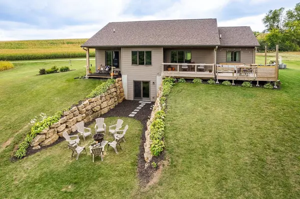 W10992 Petra Road, Portage, WI 53901