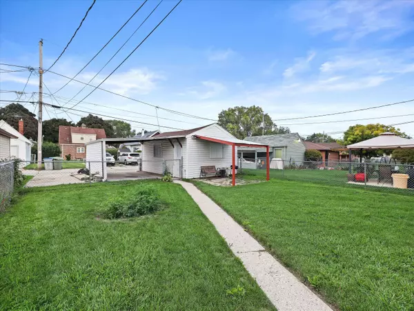 4921 N 24th Pl, Milwaukee, WI 53209