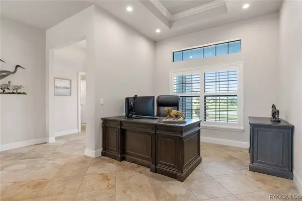 9142 Palm Beach DR, Weeki Wachee, FL 34613