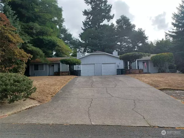 11213 11215 89th Avenue Ct E, Puyallup, WA 98373