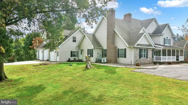 424 ABBOTTSTOWN PIKE, Abbottstown, PA 17301