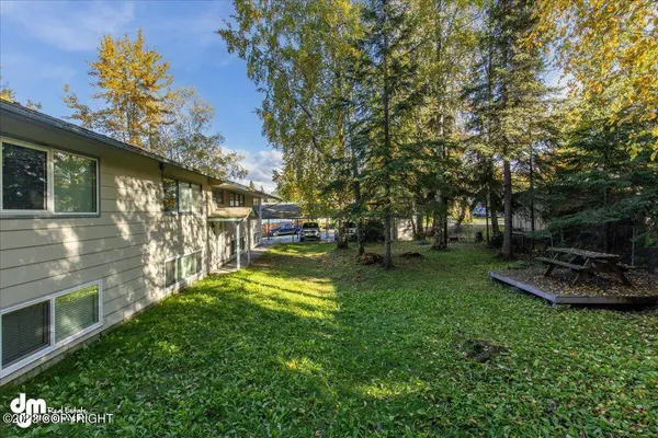 4312 Penguin ST, Anchorage, AK 99503