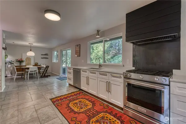 7406 Varsity LN NE, Bremerton, WA 98311