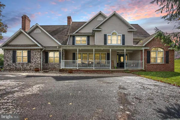 424 ABBOTTSTOWN PIKE, Abbottstown, PA 17301