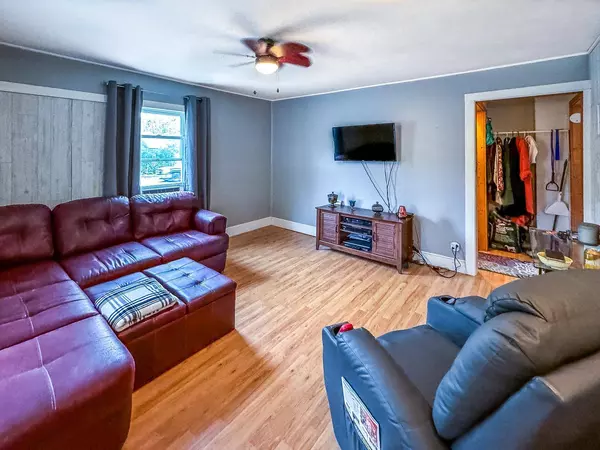 220 Arnold AVE N, Thief River Falls, MN 56701