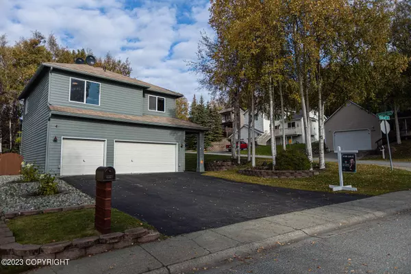 4851 Hunter DR, Anchorage, AK 99502