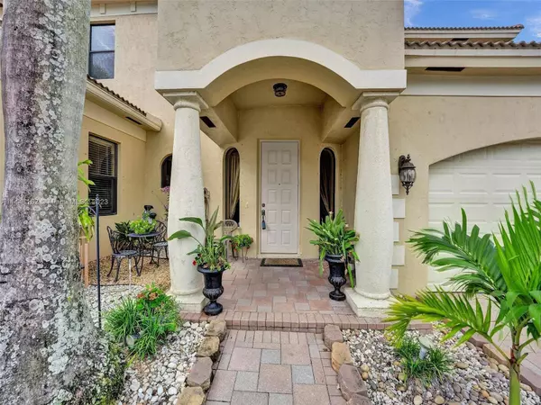 8703 Club Estates Way, Lake Worth, FL 33467