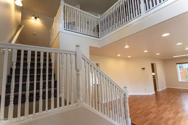 4851 Hunter DR, Anchorage, AK 99502