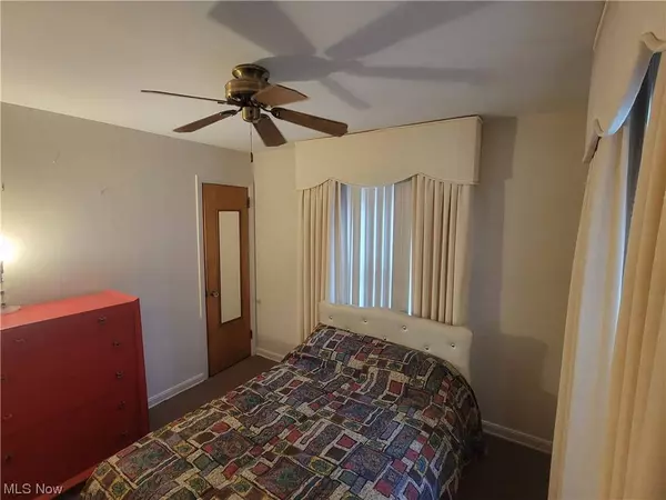 2479 Ogden AVE, Akron, OH 44312