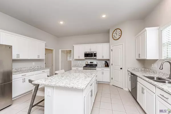 6642 RED ROSE DR, Baton Rouge, LA 70817