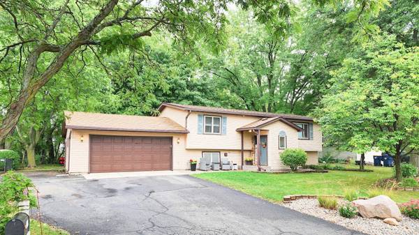 17170 Heywood CT, Lakeville, MN 55044