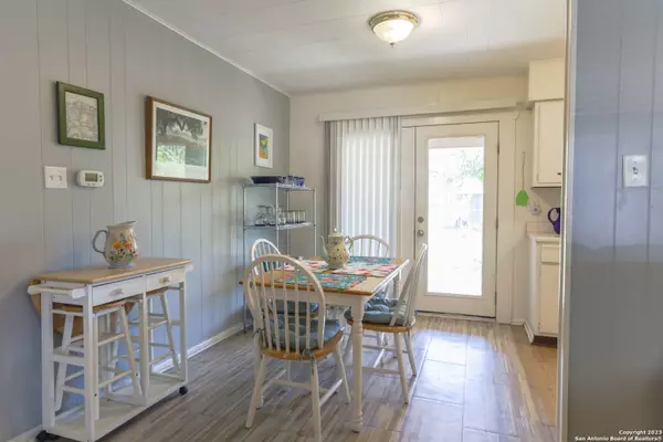 606 Hickory St, Jourdanton, TX 78026