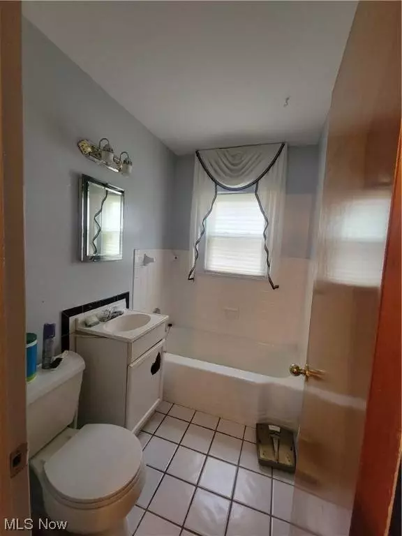 2479 Ogden AVE, Akron, OH 44312