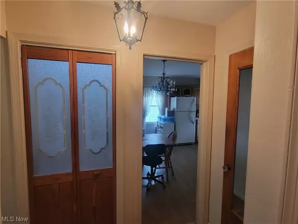 2479 Ogden AVE, Akron, OH 44312