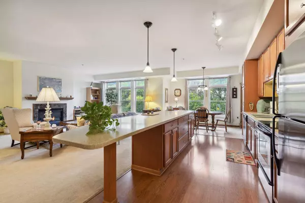 7100 Metro BLVD #221, Edina, MN 55439