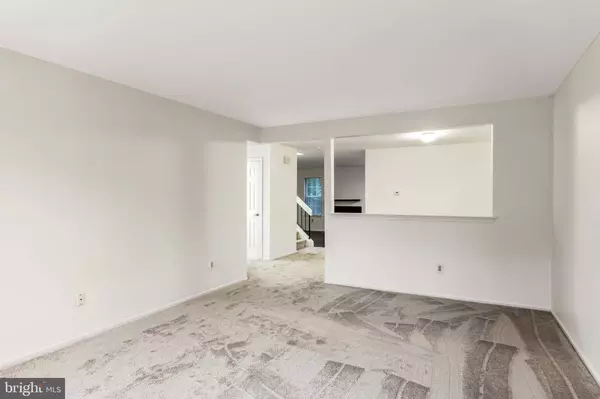 58 KETTLEBROOK DR, Mount Laurel, NJ 08054