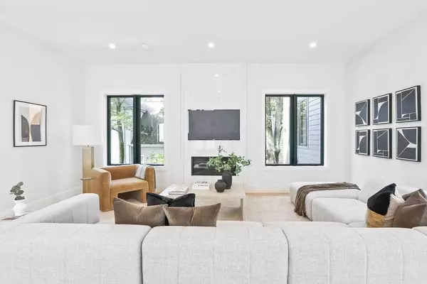 54 Beecher Pl #1, Newton, MA 02459