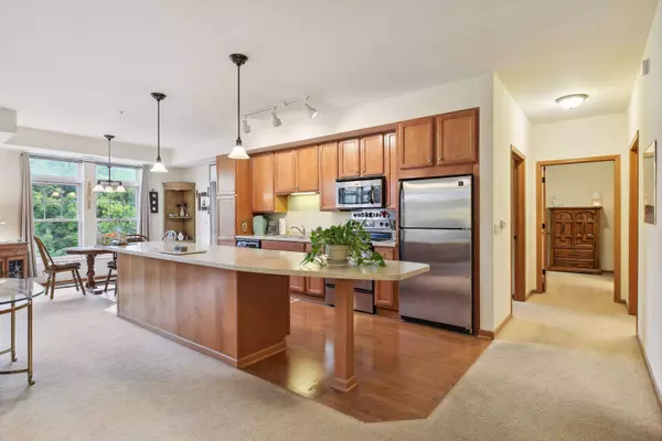 7100 Metro BLVD #221, Edina, MN 55439