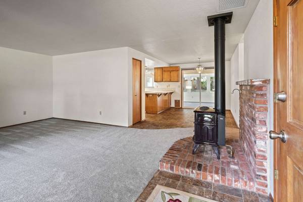 19711 Poplar St, Bend, OR 97702