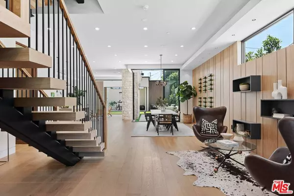 3533 Rosewood Ave, Los Angeles, CA 90066