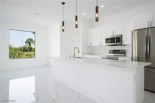 2602 25th ST SW, Lehigh Acres, FL 33976