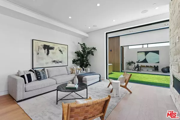 3533 Rosewood Ave, Los Angeles, CA 90066