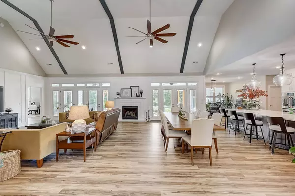 1740 Bear Creek Pike, Columbia, TN 38401